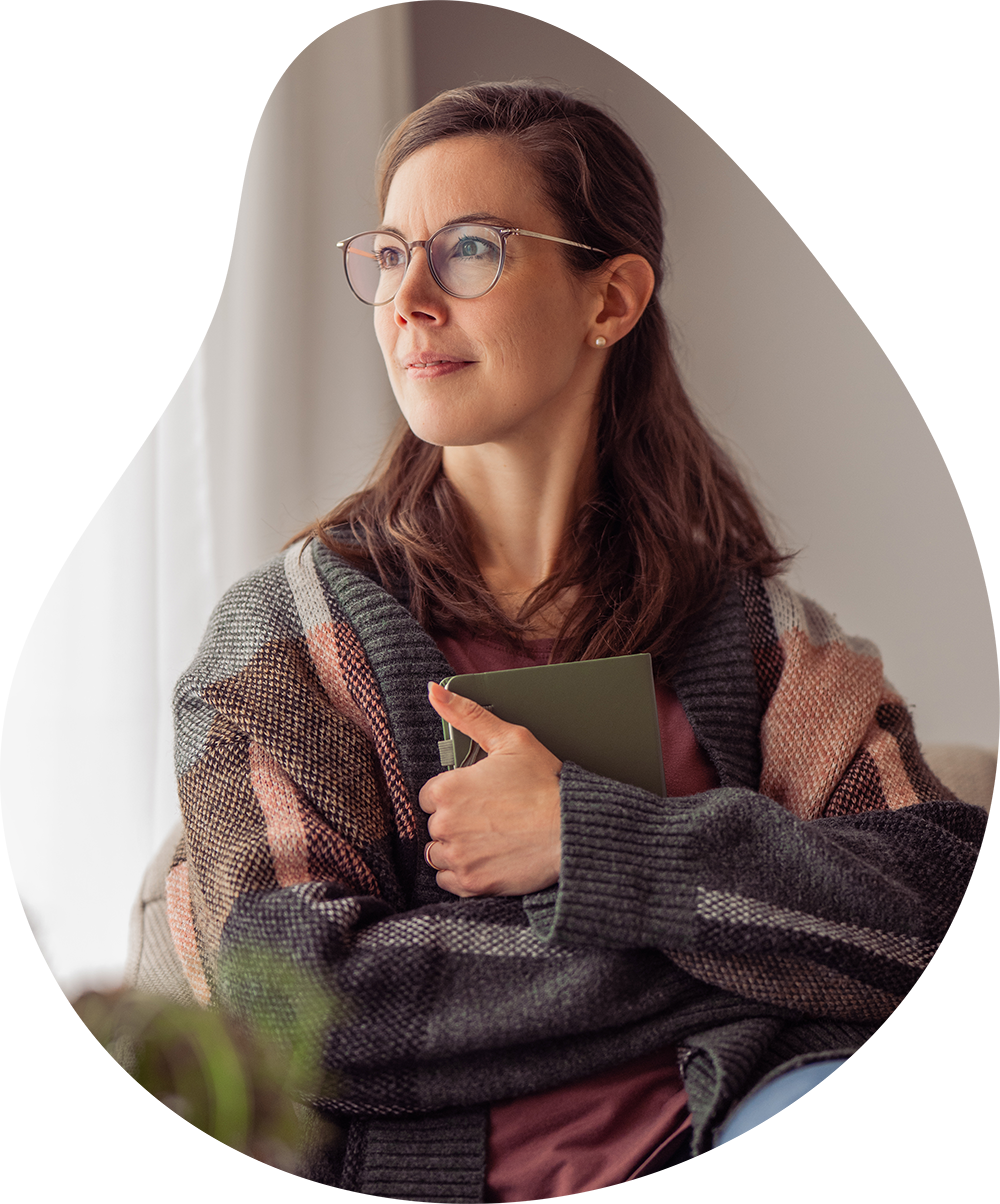 Coach Alena Zerrenner mit Buch